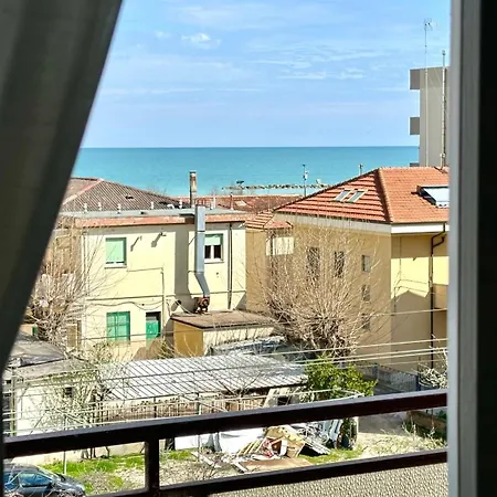 Se041 - Senigallia, Quadrilocale Accessoriato A 150mt Dal Mare דירה סניגליה